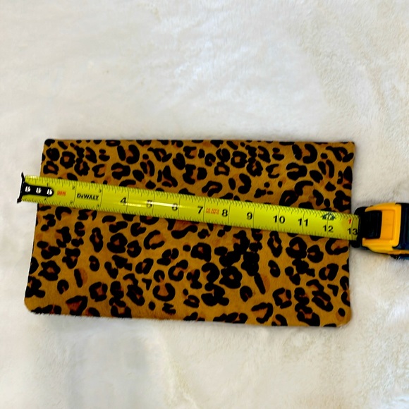 Leapord print cowhide clutch carry bag - Picture 6 of 7